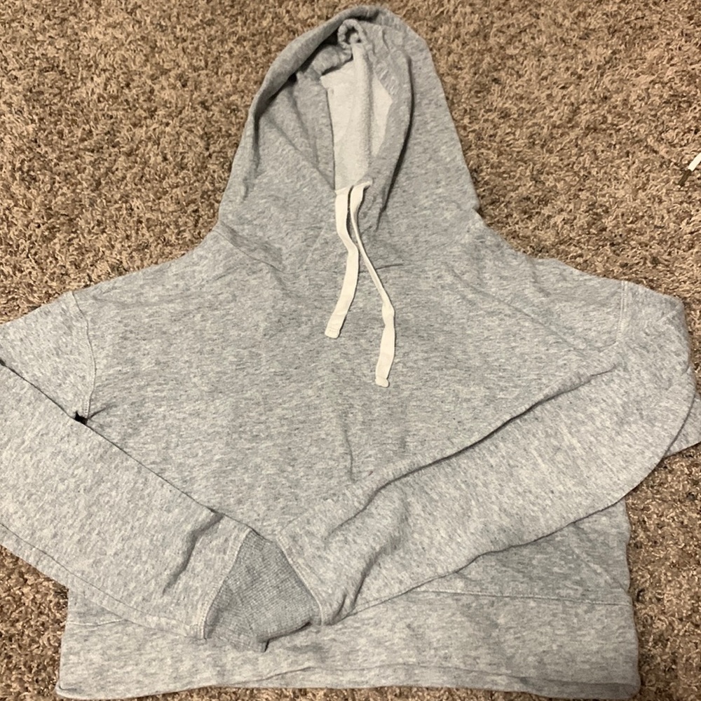 Cropped grey hoodie no holes only worn twice